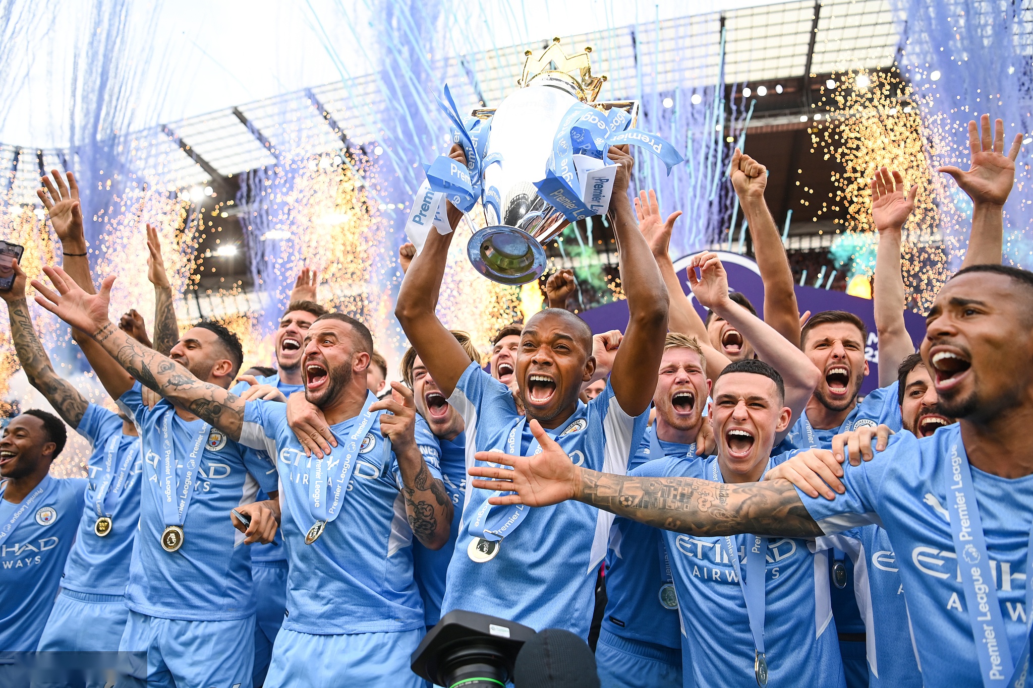 不断调整自 不断调整自